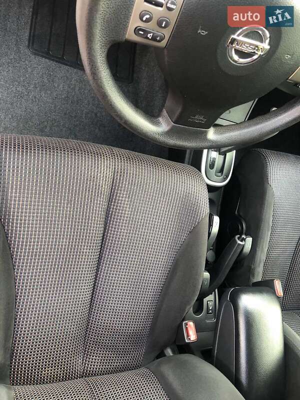 Хэтчбек Nissan TIIDA 2011 в Обухове