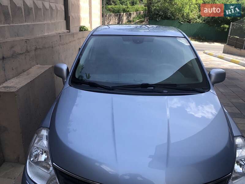 Nissan TIIDA 2011 Nissan TIIDA 2011