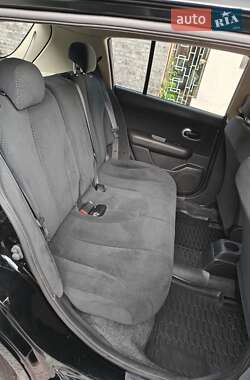 Хэтчбек Nissan TIIDA 2011 в 