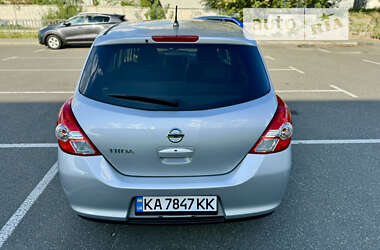 Хетчбек Nissan TIIDA 2012 в 