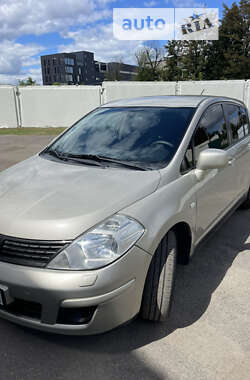 Хэтчбек Nissan TIIDA 2008 в Киеве