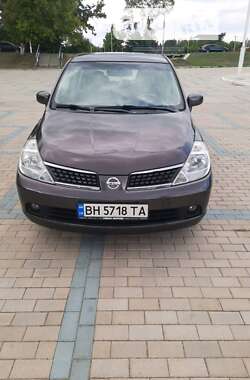 Хэтчбек Nissan TIIDA 2008 в Измаиле