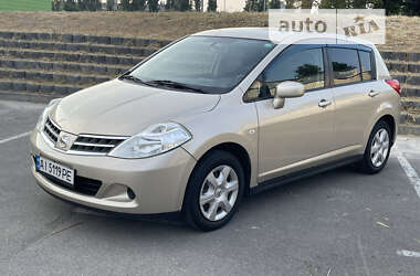 Хэтчбек Nissan TIIDA 2012 в Киеве