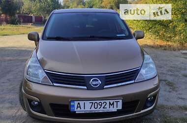 Хэтчбек Nissan TIIDA 2008 в Иванкове