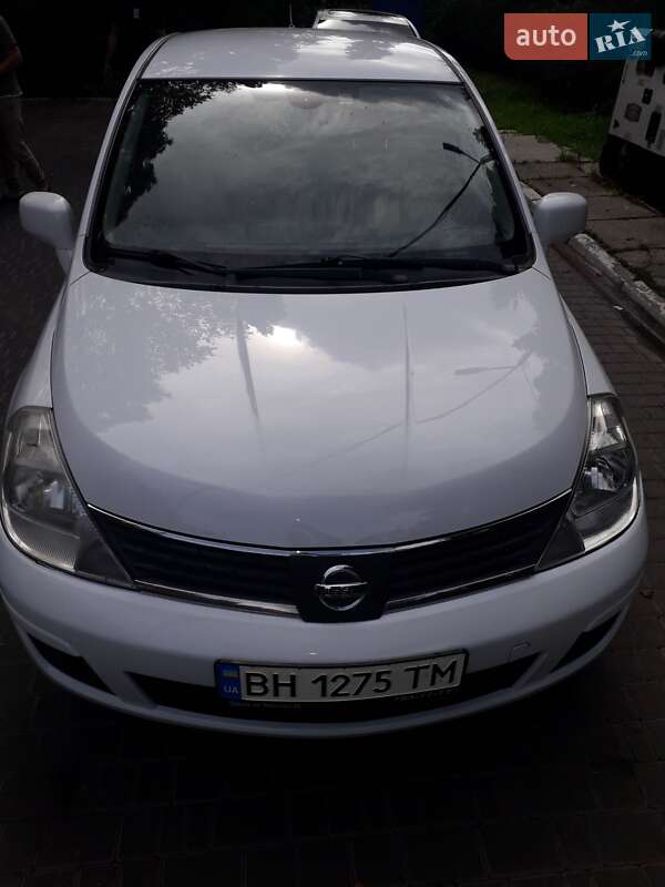 Седан Nissan TIIDA 2008 в Києві