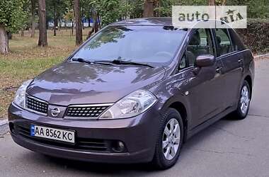 Седан Nissan TIIDA 2008 в Киеве