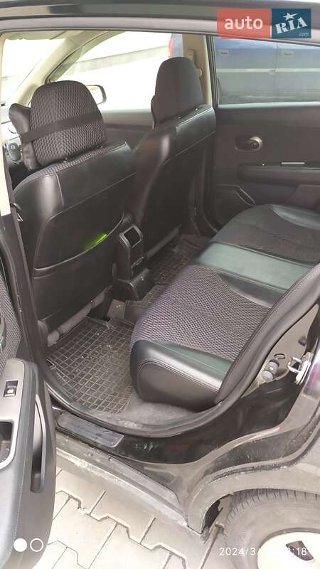 Хетчбек Nissan TIIDA 2011 в Одесі