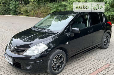 Nissan TIIDA 2011