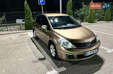 Хэтчбек Nissan TIIDA 2008 в Кременчуге