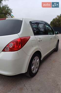 Хэтчбек Nissan TIIDA 2012 в 
