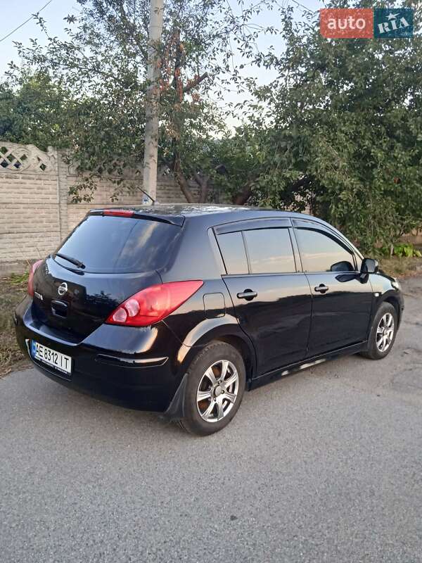 Хетчбек Nissan TIIDA 2012 в Кам'янському