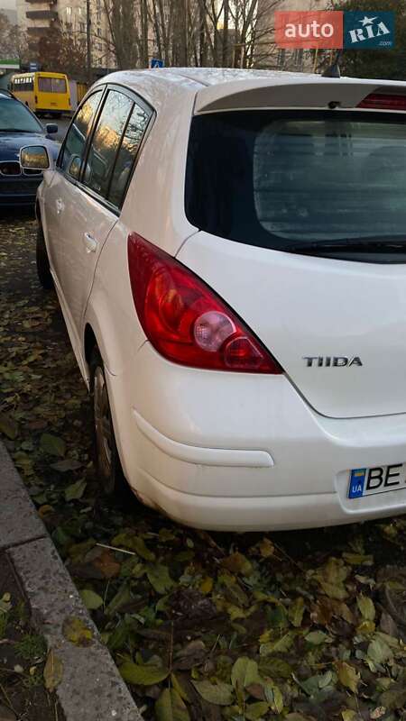Хетчбек Nissan TIIDA 2011 в Одесі