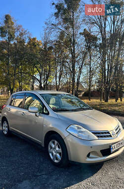 Nissan TIIDA 2012