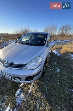 Nissan TIIDA 2008