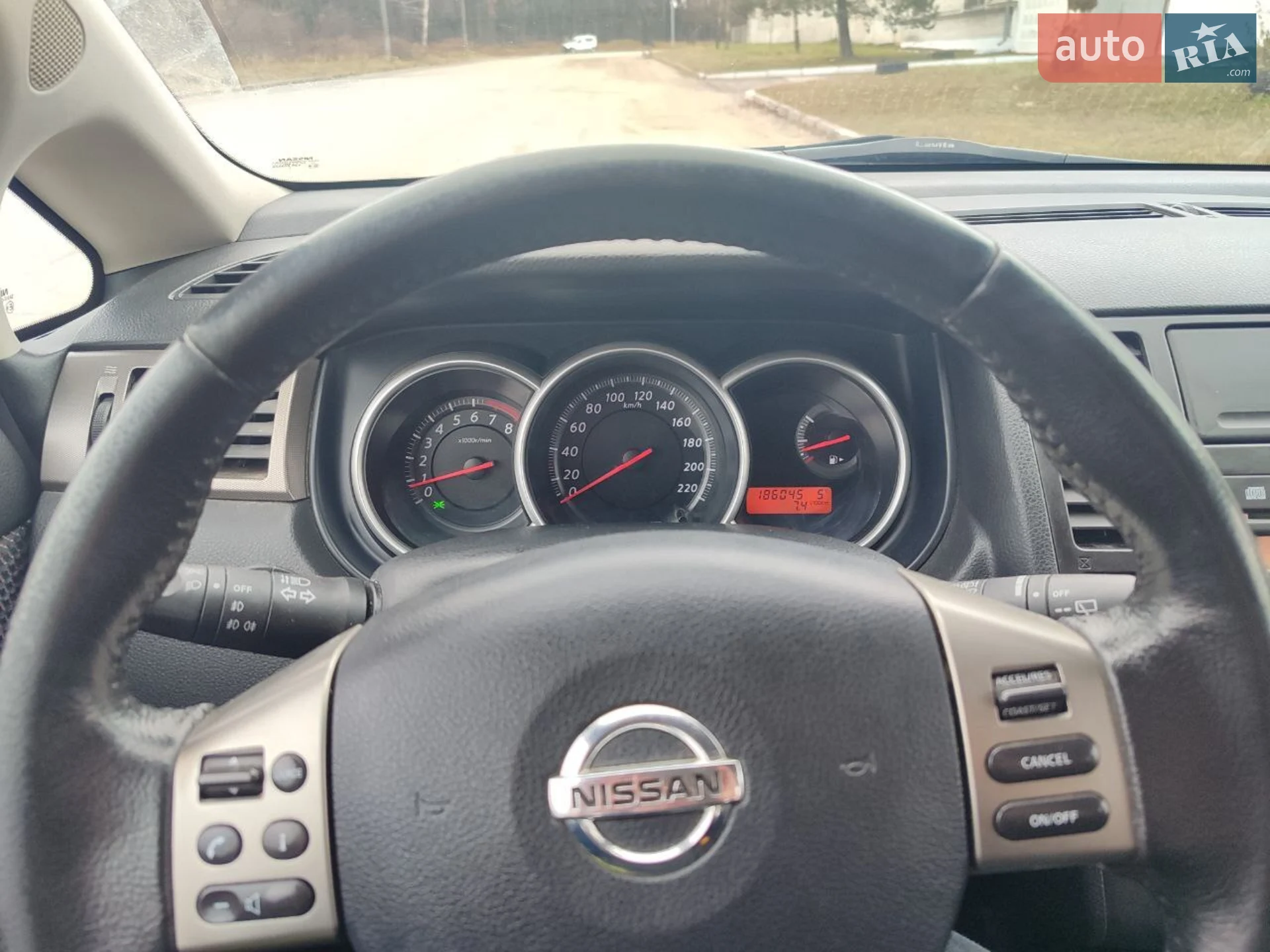 2010 Nissan Tiida - мініатюра 6