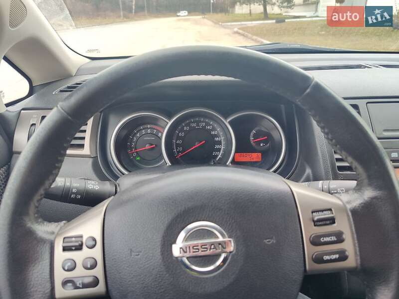 Хэтчбек Nissan TIIDA 2010 в Львове фото 6 Хэтчбек Nissan TIIDA 2010 в Львове