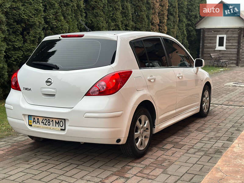 Хетчбек Nissan TIIDA 2012 в Києві фото 7 Хетчбек Nissan TIIDA 2012 в Києві