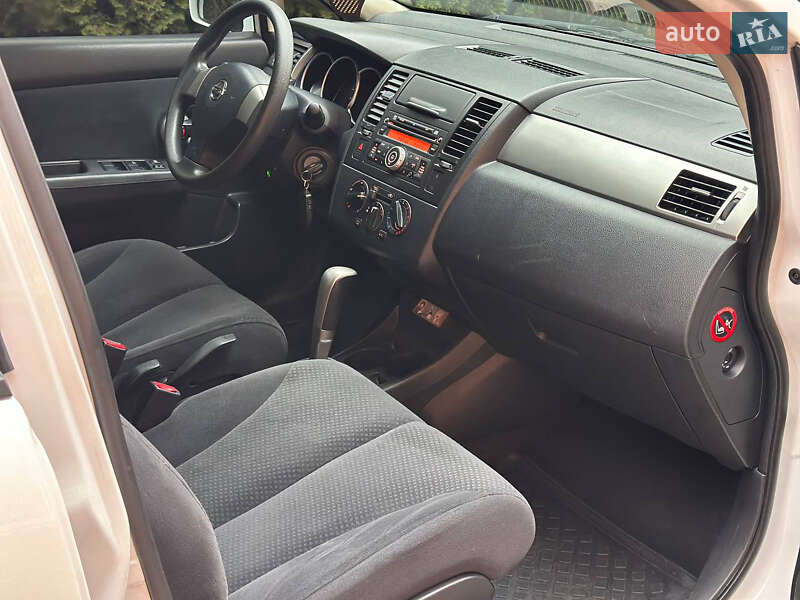 Хетчбек Nissan TIIDA 2012 в Києві фото 17 Хетчбек Nissan TIIDA 2012 в Києві