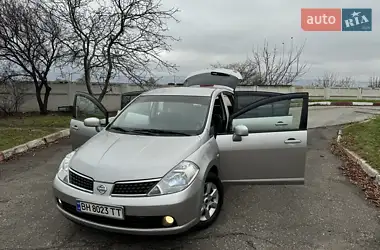 Nissan TIIDA 2006