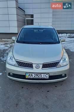 Хэтчбек Nissan TIIDA 2008 в Киеве