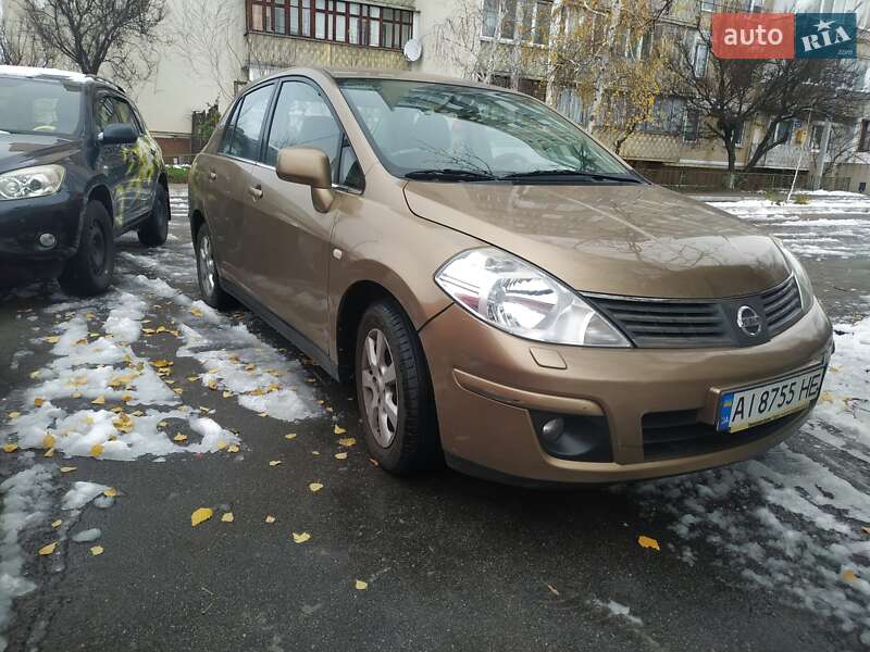 Nissan TIIDA 2007
