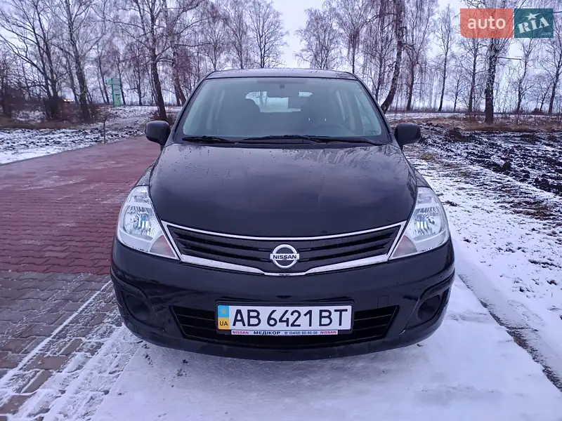 Nissan TIIDA 2012