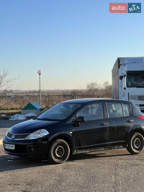 Хетчбек Nissan TIIDA 2009 в Кам'янці-Бузькій