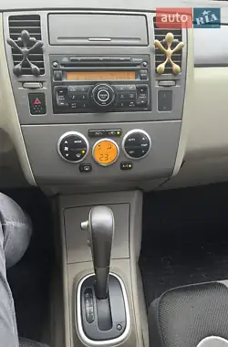 Nissan TIIDA 2007