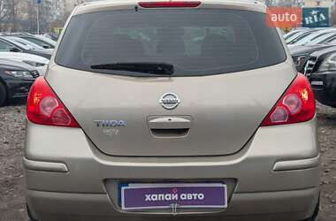 Хэтчбек Nissan TIIDA 2012 в 