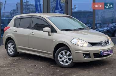 Хэтчбек Nissan TIIDA 2012 в 