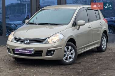 Хэтчбек Nissan TIIDA 2012 в 