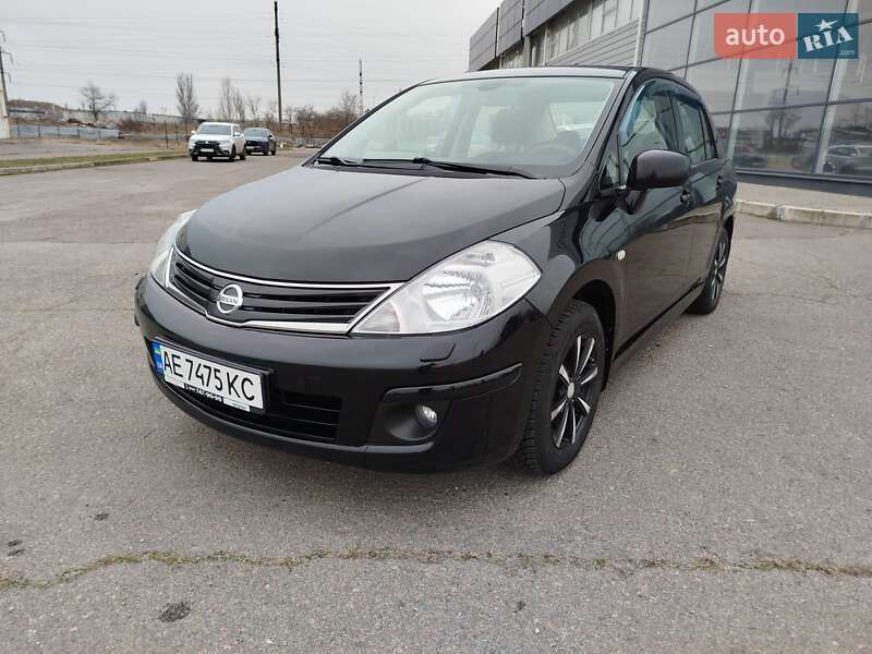 Седан Nissan TIIDA 2011 в Дніпрі