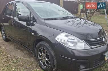 Седан Nissan TIIDA 2011 в Киеве