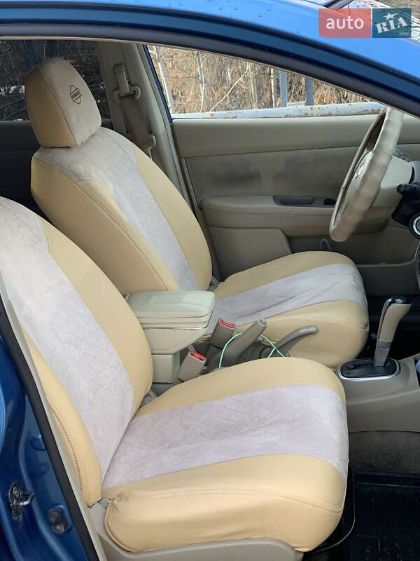 Хэтчбек Nissan TIIDA 2007 в Киеве