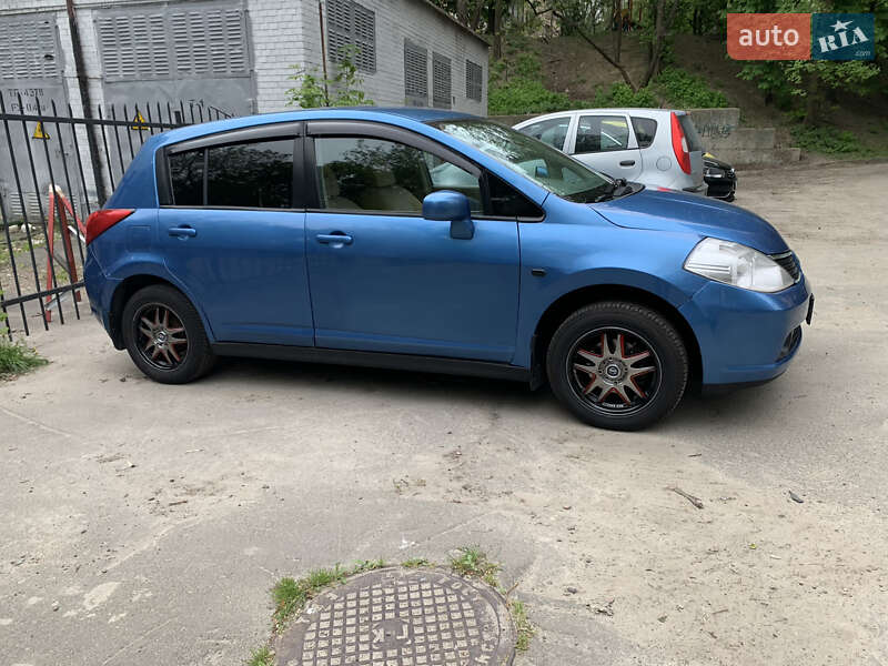 Хэтчбек Nissan TIIDA 2007 в Киеве