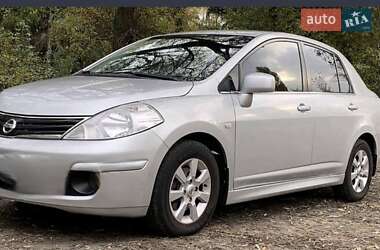 Седан Nissan TIIDA 2010 в Житомире