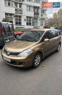 Хэтчбек Nissan TIIDA 2008 в 