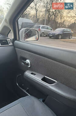 Седан Nissan TIIDA 2011 в 