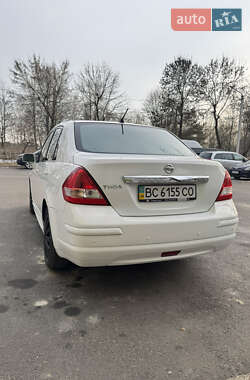 Седан Nissan TIIDA 2011 в 