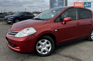 Nissan TIIDA 2012