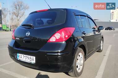 Хетчбек Nissan TIIDA 2008 в 