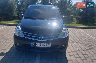 Хэтчбек Nissan TIIDA 2011 в Одессе