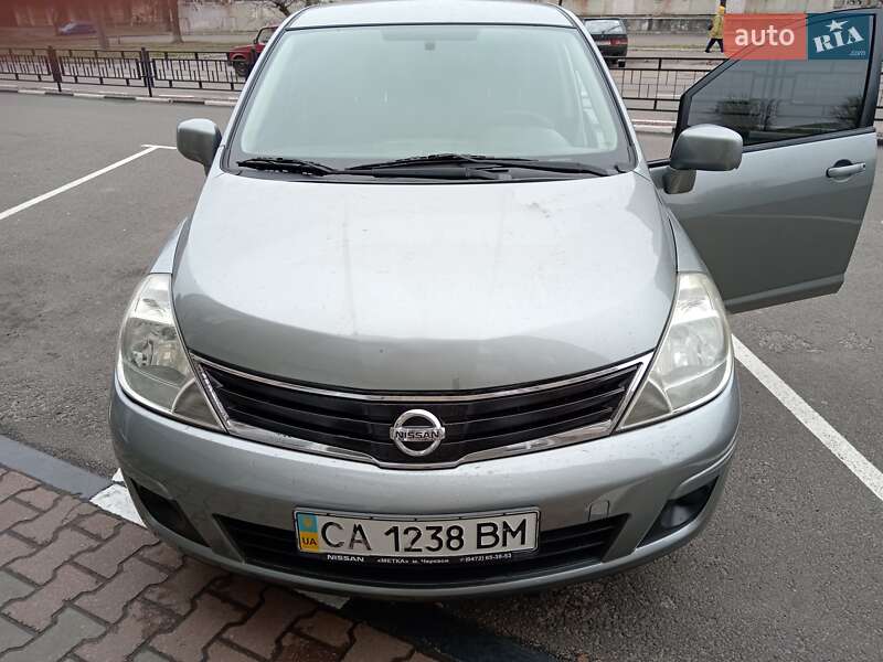 Хетчбек Nissan TIIDA 2013 в Києві фото 6 Хетчбек Nissan TIIDA 2013 в Києві