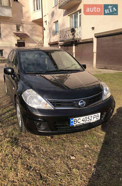 Nissan TIIDA 2012