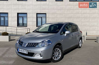 Хетчбек Nissan TIIDA 2010 в Одесі