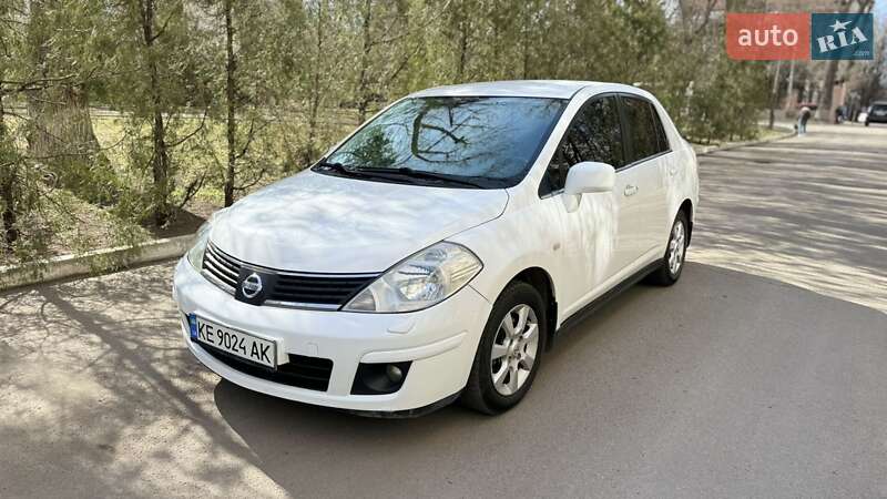 Седан Nissan TIIDA 2008 в Днепре