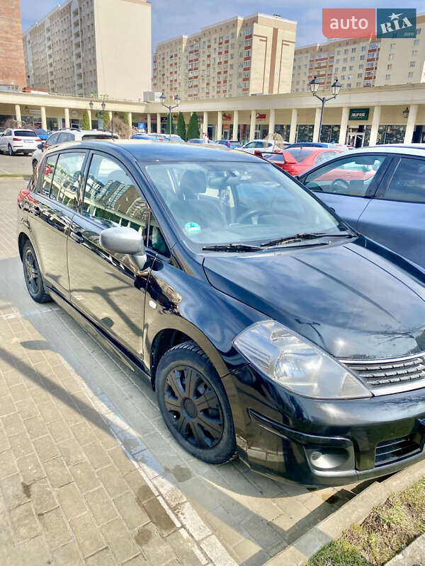 Хэтчбек Nissan TIIDA 2011 в Хмельницком