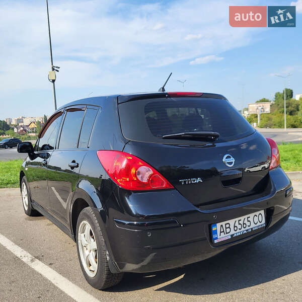 Хэтчбек Nissan TIIDA 2008 в Виннице