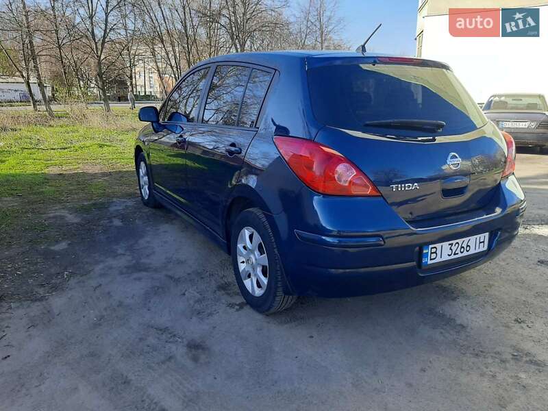 Хэтчбек Nissan TIIDA 2012 в Полтаве