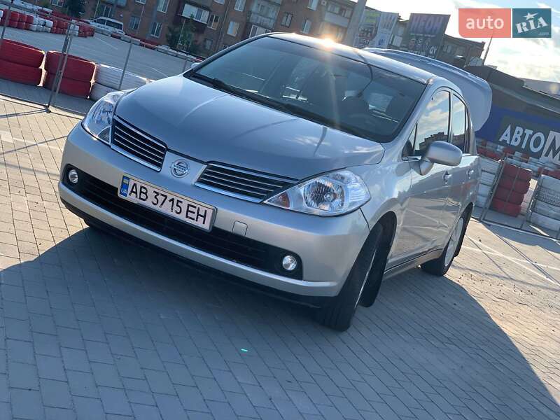 Nissan TIIDA 2007